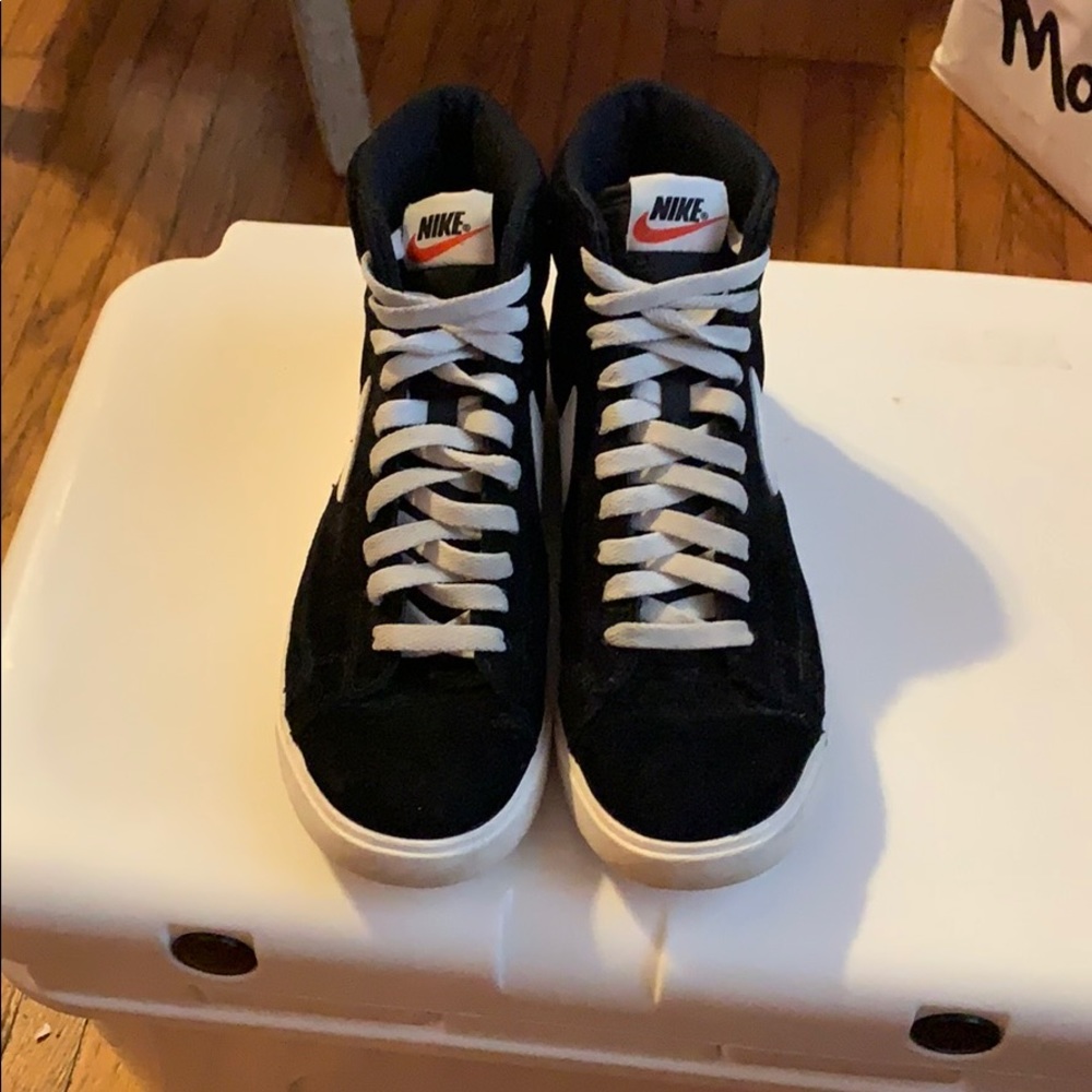 Nike Blazer Sneaker in Black